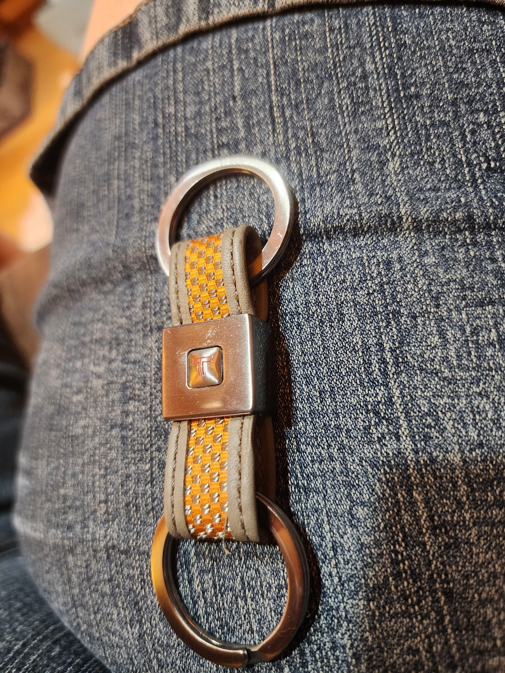 TUMI Orange Valet Keychain - Picture 3 of 8